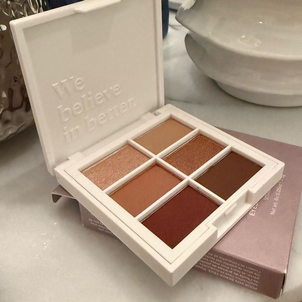 ILIA
The Necessary Eyeshadow Palette in Warm Nude